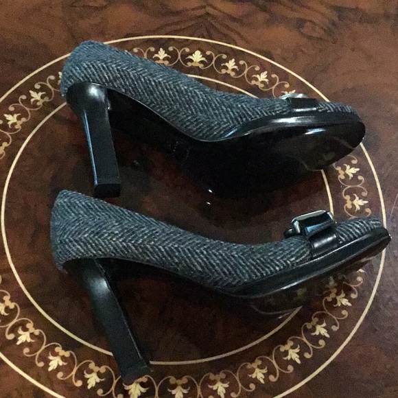 Burberry Herringbone Tweed Leather Silver Buckle Black/White Authentic Heels - Picture 6 of 12